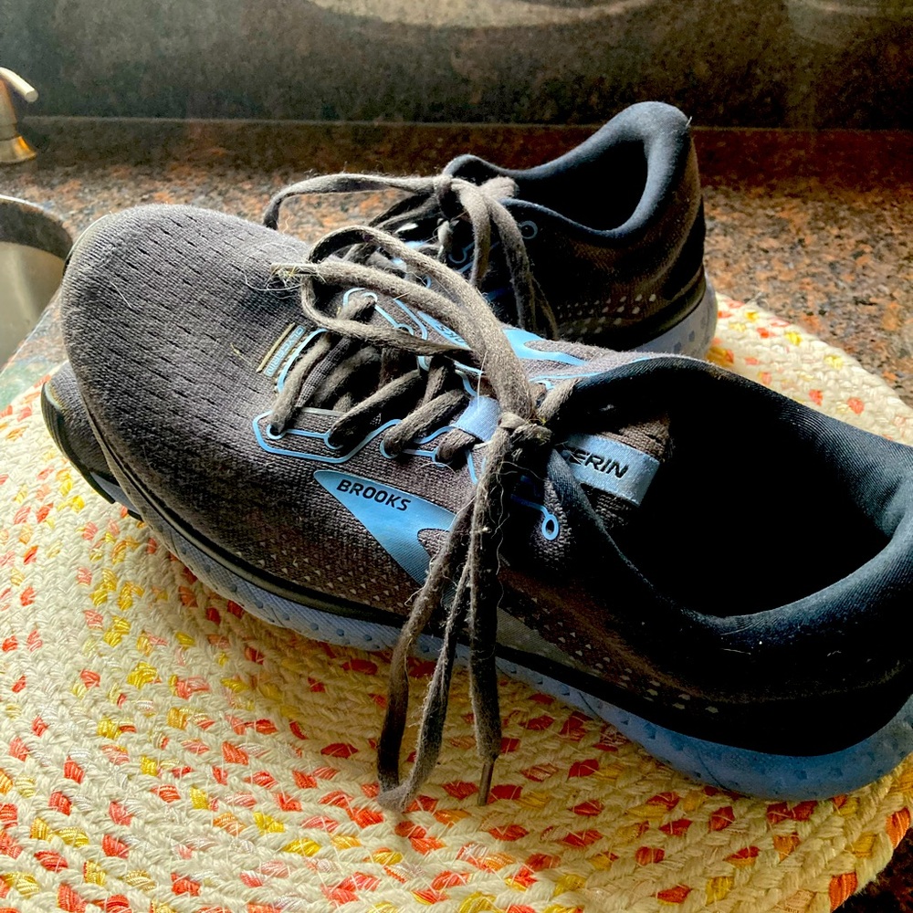 Brooks sneakers
